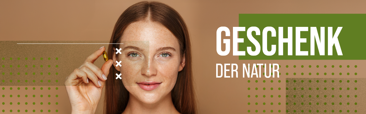 Eine Frau mit Kapsel in der Hand. 